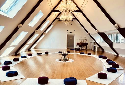 Rest & Rise – Yoga, Klang & Tiefe Regeneration im Rheingau Rest & Rise – Yoga, Klang & Tiefe Regeneration im Rheingau