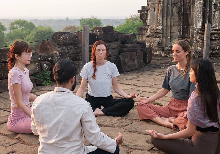 Meditation in der besonderen Atmosphäre Angkors