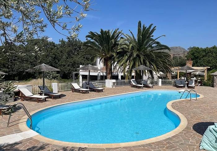 Pool mit Unterwassermusikanlage & Außendusche Pool mit Unterwassermusikanlage & Außendusche