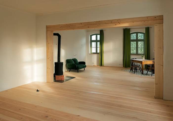 Yogaraum mit Kamin & Fußbodenheizung Yogaraum mit Kamin & Fußbodenheizung