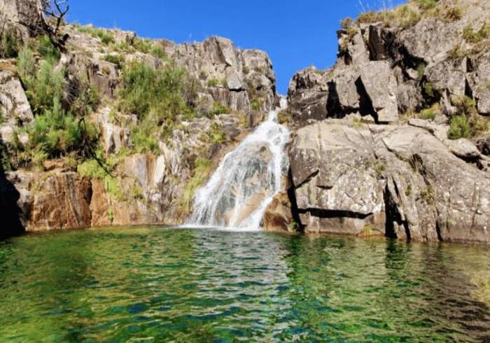 Wasserfall im nahegelegenen Nationalpark Wasserfall im nahegelegenen Nationalpark