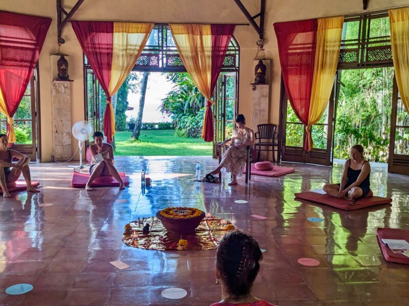 LIVE YOUR S.E.L.F. - Psychologisches Coaching-Retreat für ein Leben im Flow voller Sinn. Energie. Liebe. Freude. Mit Yoga, Meditation und 9D Breathwork