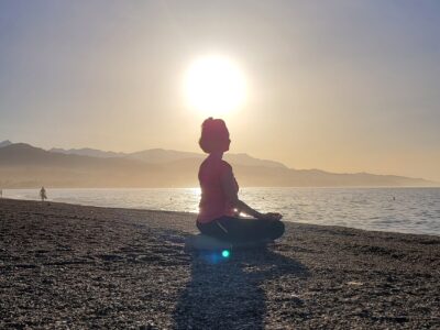 Sonne, Strand und Meer Yoga