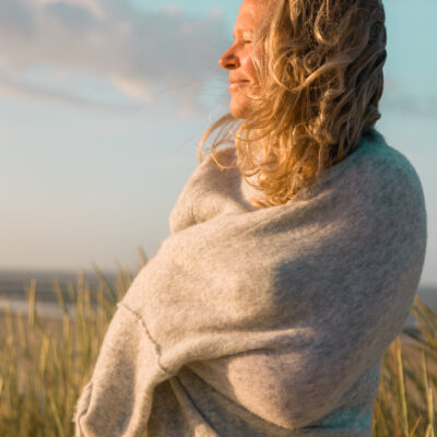 hello@achtvollyoga.com