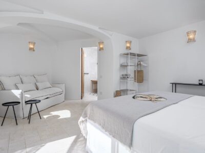 Pilatesflows Retreat Sardinien in BohoStyle Villa mit sardischer Köchin und Meerblick