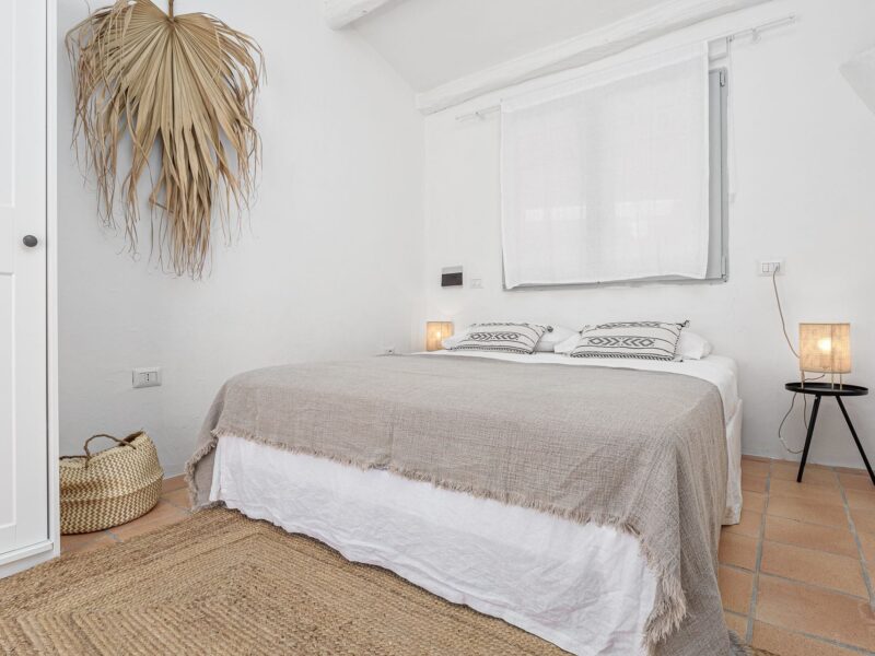 Pilatesflows Retreat Sardinien in BohoStyle Villa mit sardischer Köchin und Meerblick