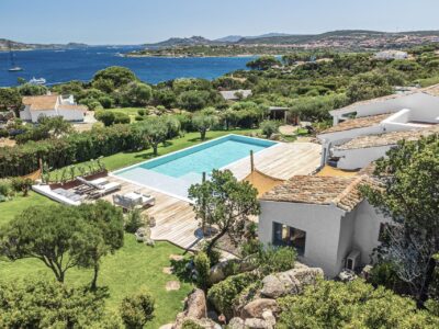 Pilatesflows Retreat Sardinien in BohoStyle Villa mit sardischer Köchin und Meerblick