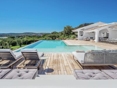 Pilatesflows Retreat Sardinien in BohoStyle Villa mit sardischer Köchin und Meerblick