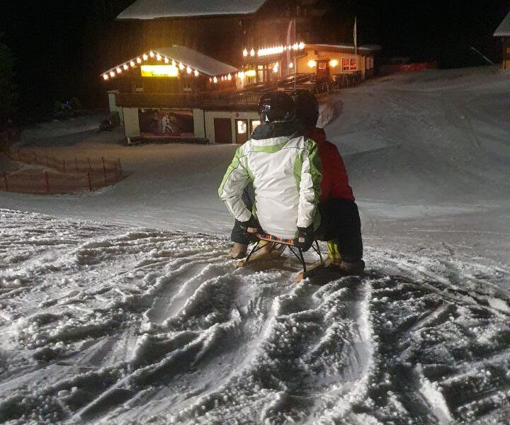 Schnee und Wellness Retreat im Luxus Chalet -ästhetischer Höhepunkt des Jahres