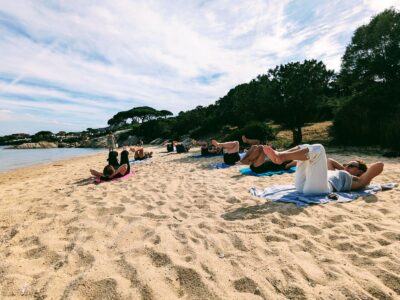 Pilatesflows Retreat Sardinien in BohoStyle Villa mit sardischer Köchin und Meerblick