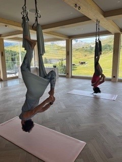 Aerial Yoga mit Pia, Nathalie und Jacqueline